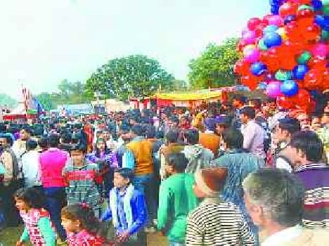 confluence of people gathered at the Paska fair
